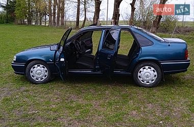 Седан Opel Vectra 1995 в Тернополі