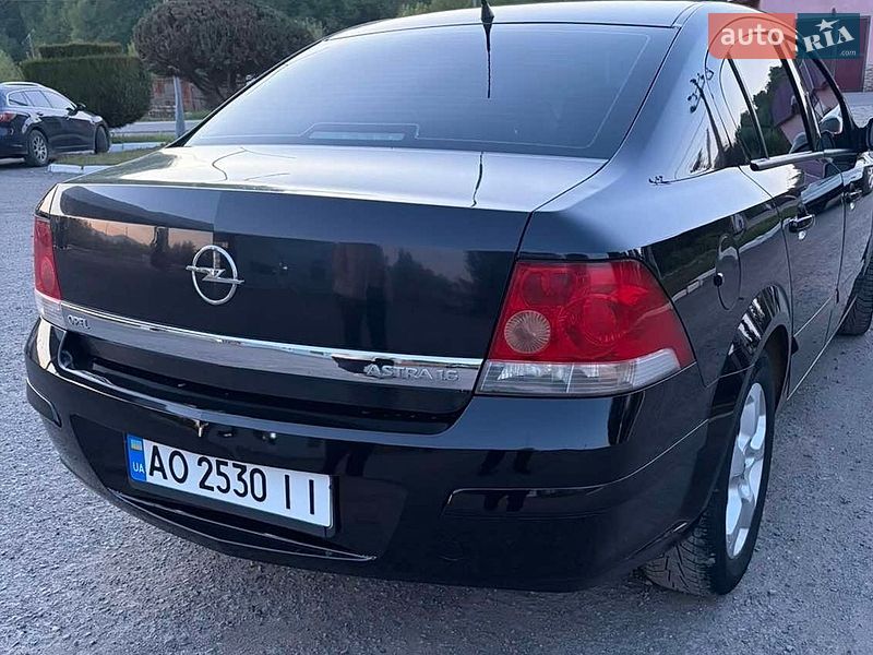 Седан Opel Vectra 2008 в Рахове