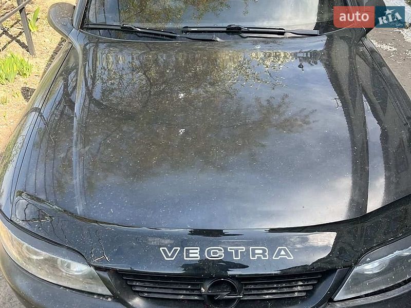 Седан Opel Vectra 1997 в Жовкві