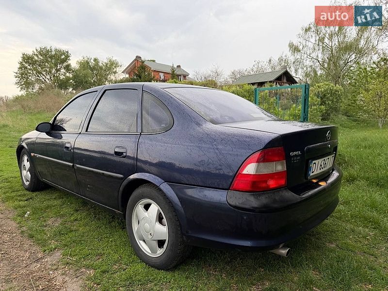 Седан Opel Vectra 1998 в Белой Церкви