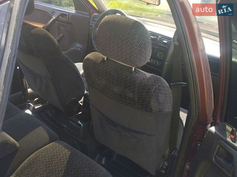 Седан Opel Vectra 1990 в Рокитному