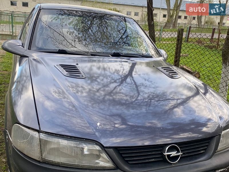 Седан Opel Vectra 1996 в Стрию
