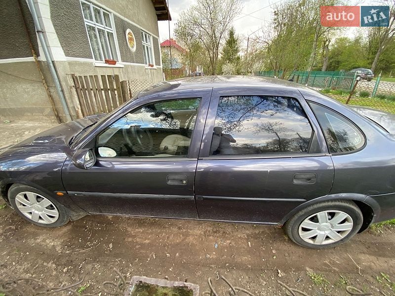 Седан Opel Vectra 1996 в Стрию