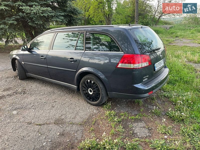 Универсал Opel Vectra 2005 в Чугуеве