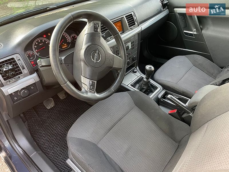 Универсал Opel Vectra 2005 в Чугуеве