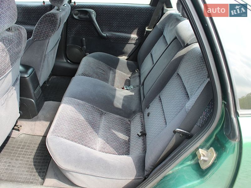 Седан Opel Vectra 1996 в Львове