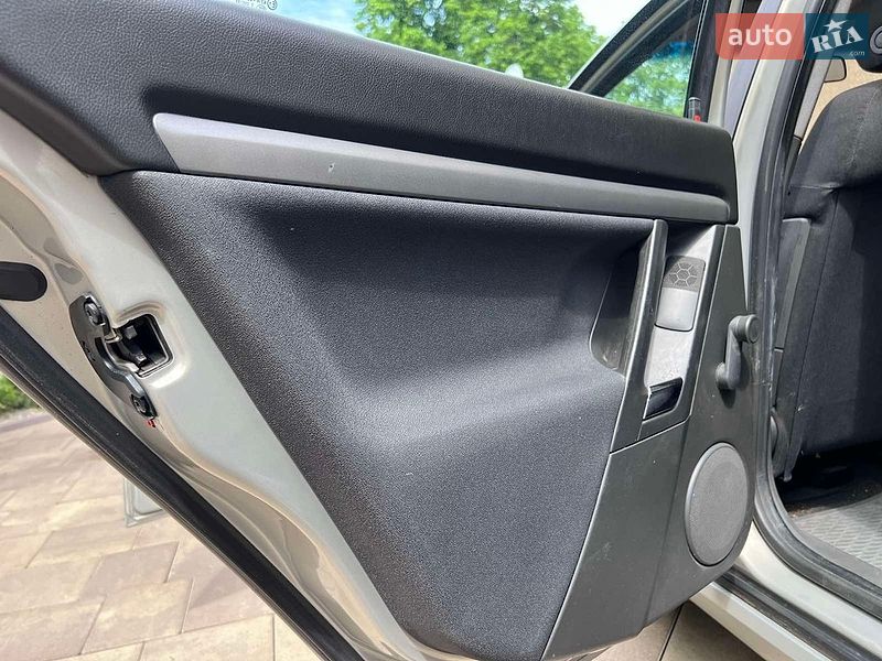 Седан Opel Vectra 2006 в Ровно