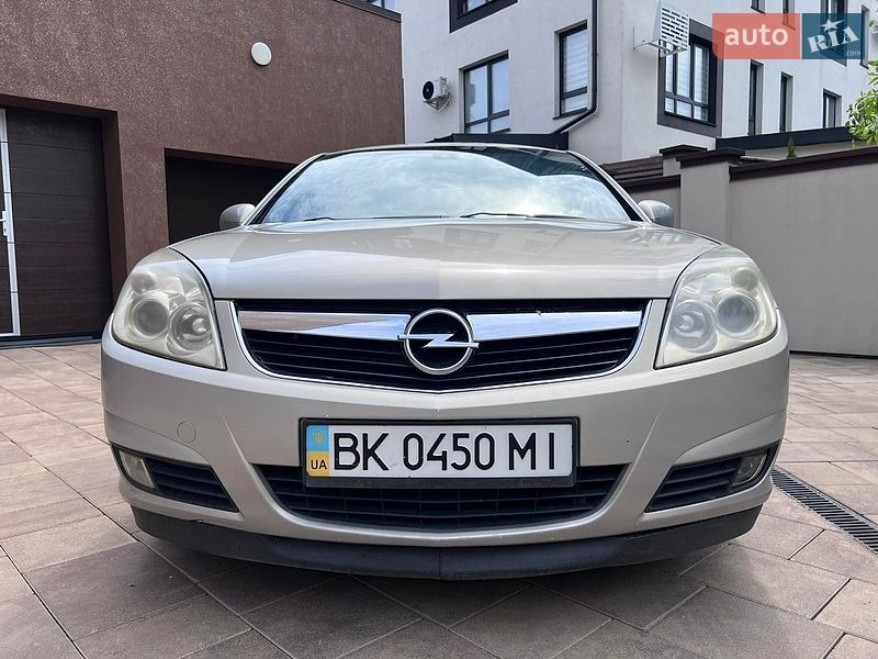 Седан Opel Vectra 2006 в Ровно