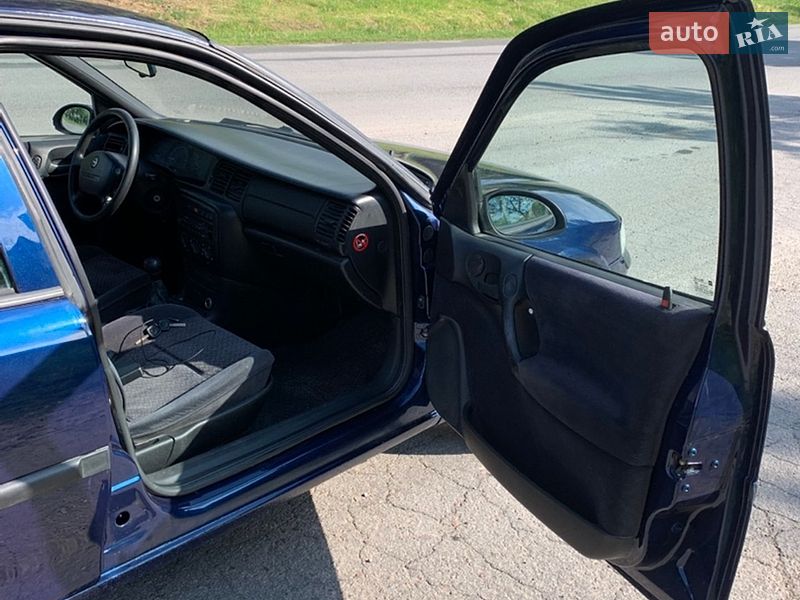 Седан Opel Vectra 1997 в Львове
