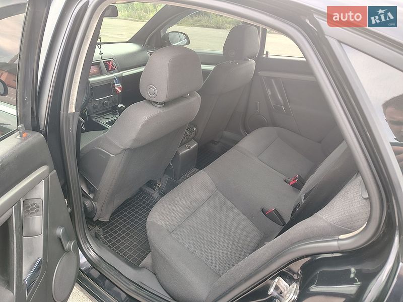 Лифтбек Opel Vectra 2007 в Днепре
