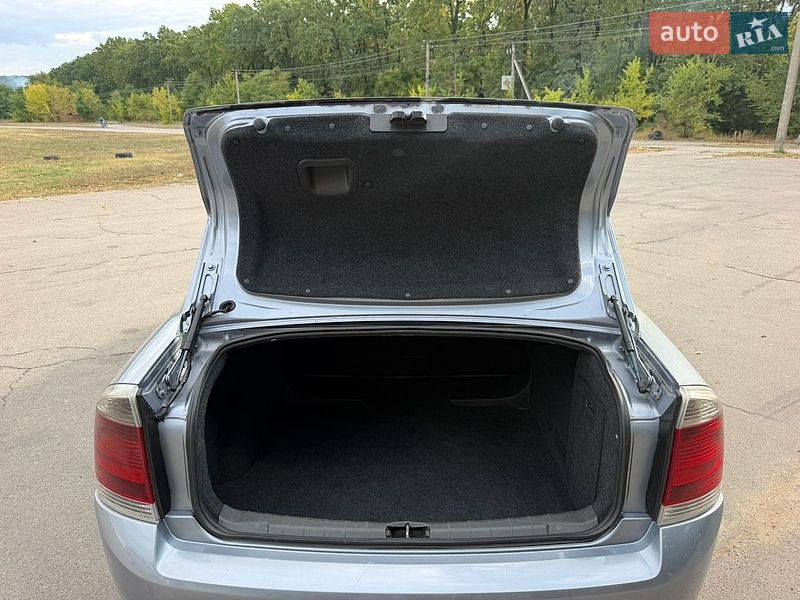 Седан Opel Vectra 2007 в Умани