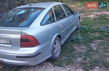Ліфтбек Opel Vectra 2000 в Немирові