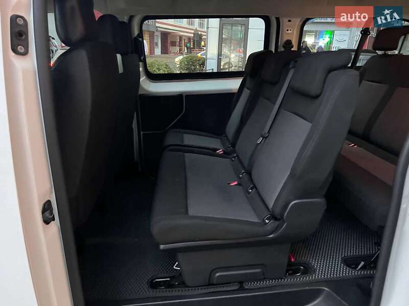 Мінівен Opel Vivaro-e 2020 в Львові