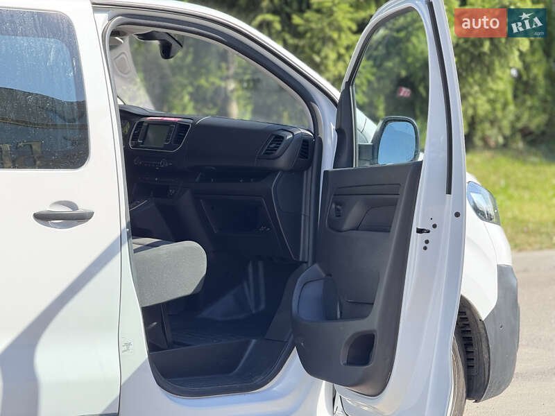 Вантажний фургон Opel Vivaro-e 2023 в Тернополі