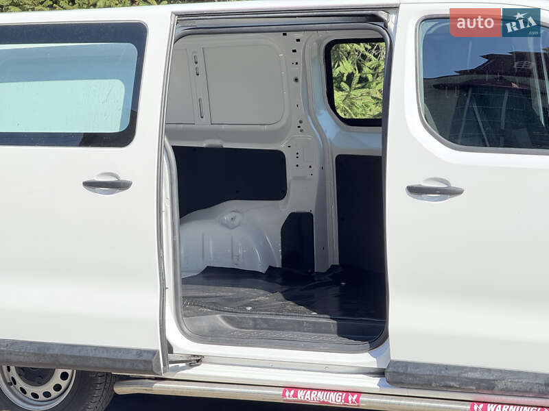 Вантажний фургон Opel Vivaro-e 2023 в Тернополі