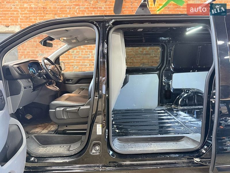 Вантажний фургон Opel Vivaro-e 2021 в Житомирі