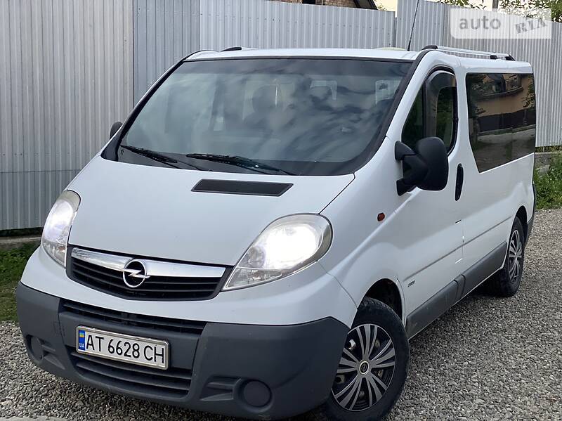 Opel Vivaro пасс.