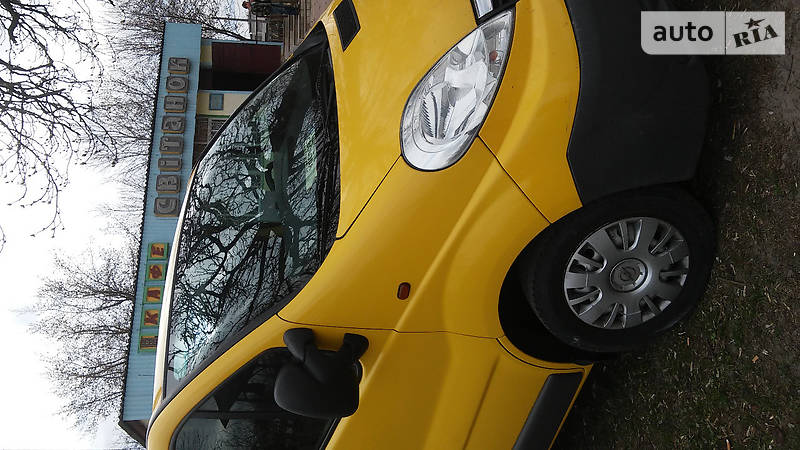 Минивэн Opel Vivaro 2007 в Городне