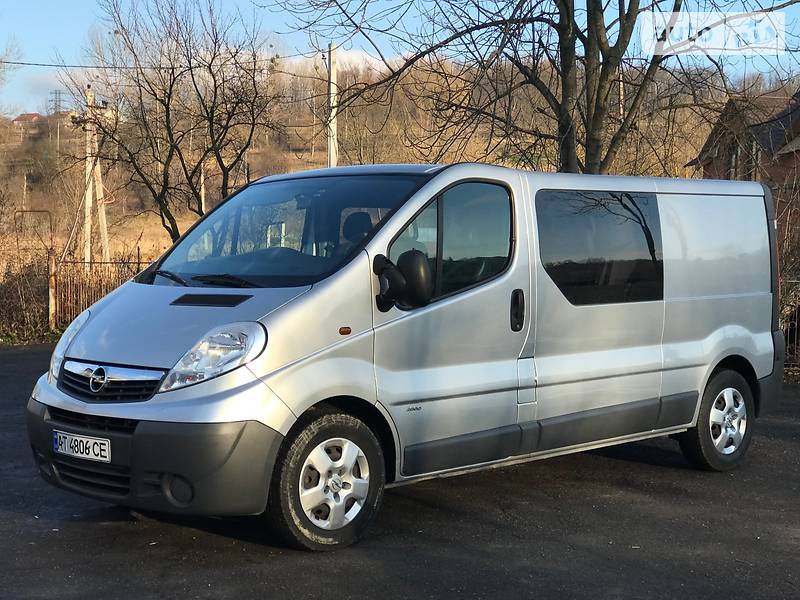 Минивэн Opel Vivaro 2011 в 