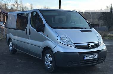Минивэн Opel Vivaro 2011 в 