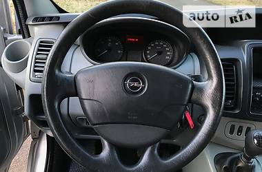Минивэн Opel Vivaro 2011 в 