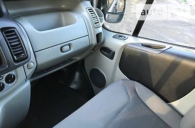 Минивэн Opel Vivaro 2011 в 