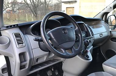 Минивэн Opel Vivaro 2011 в 