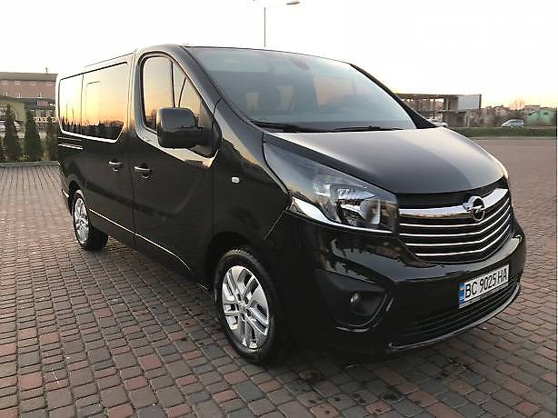 Грузопассажирский фургон Opel Vivaro 2015 в Львове