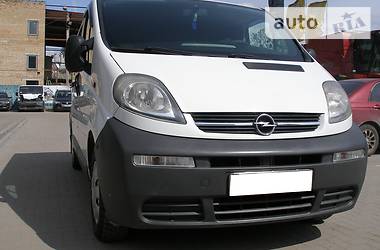 Вантажопасажирський фургон Opel Vivaro 2006 в Львові