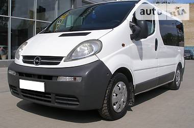 Вантажопасажирський фургон Opel Vivaro 2006 в Львові