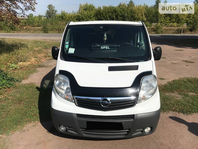 Мінівен Opel Vivaro 2007 в Бурині