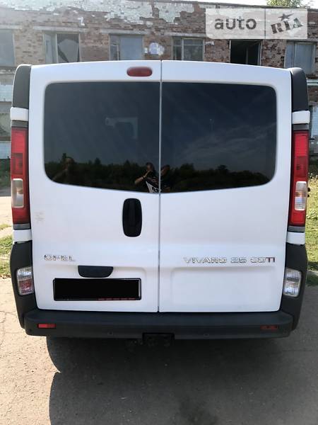 Мінівен Opel Vivaro 2007 в Бурині