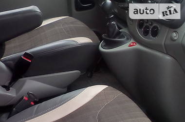 Минивэн Opel Vivaro 2012 в 