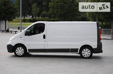 Вантажопасажирський фургон Opel Vivaro 2010 в Донецьку