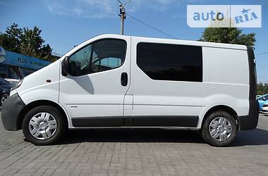 Вантажопасажирський фургон Opel Vivaro 2003 в 
