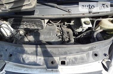 Вантажопасажирський фургон Opel Vivaro 2003 в 
