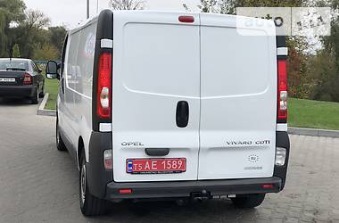 Грузопассажирский фургон Opel Vivaro 2013 в Дубно