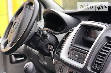 Грузопассажирский фургон Opel Vivaro 2013 в Дубно