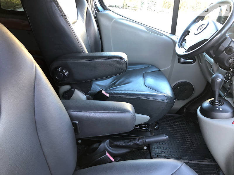Грузопассажирский фургон Opel Vivaro 2009 в Тернополе