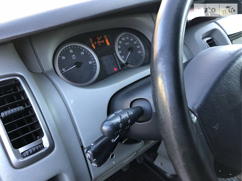 Грузопассажирский фургон Opel Vivaro 2009 в Тернополе