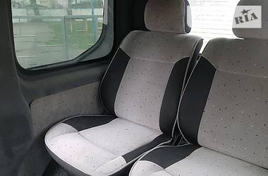 Грузопассажирский фургон Opel Vivaro 2003 в Киеве