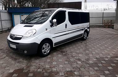 Грузопассажирский фургон Opel Vivaro 2013 в Новоархангельске