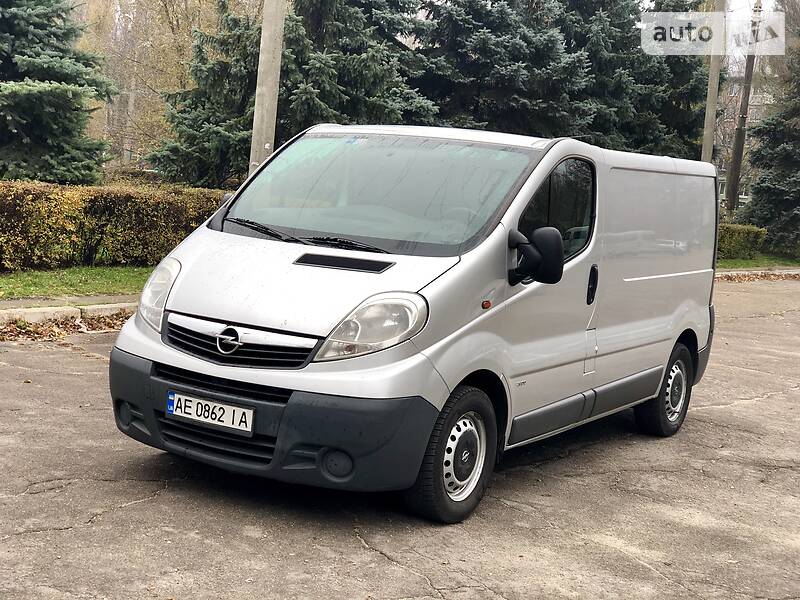 Грузопассажирский фургон Opel Vivaro 2012 в Каменском