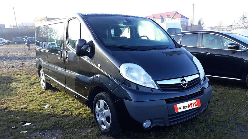 Минивэн Opel Vivaro 2014 в Ровно