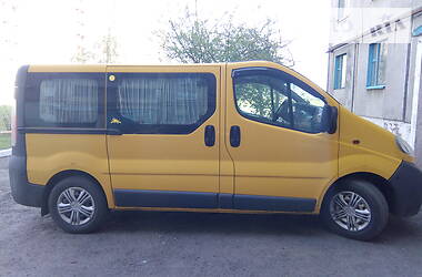 Минивэн Opel Vivaro 2004 в Должанске