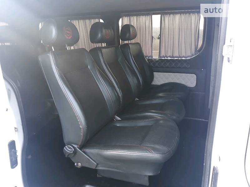 Вантажопасажирський фургон Opel Vivaro 2008 в Вінниці