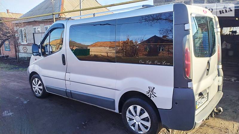 Opel Vivaro 2004 в 