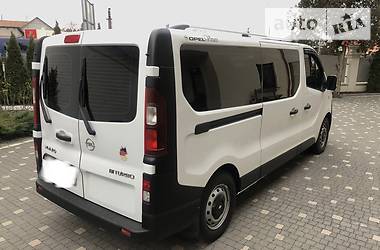 Вантажопасажирський фургон Opel Vivaro 2016 в 