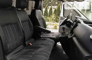 Вантажопасажирський фургон Opel Vivaro 2016 в 