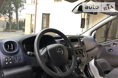 Вантажопасажирський фургон Opel Vivaro 2016 в 